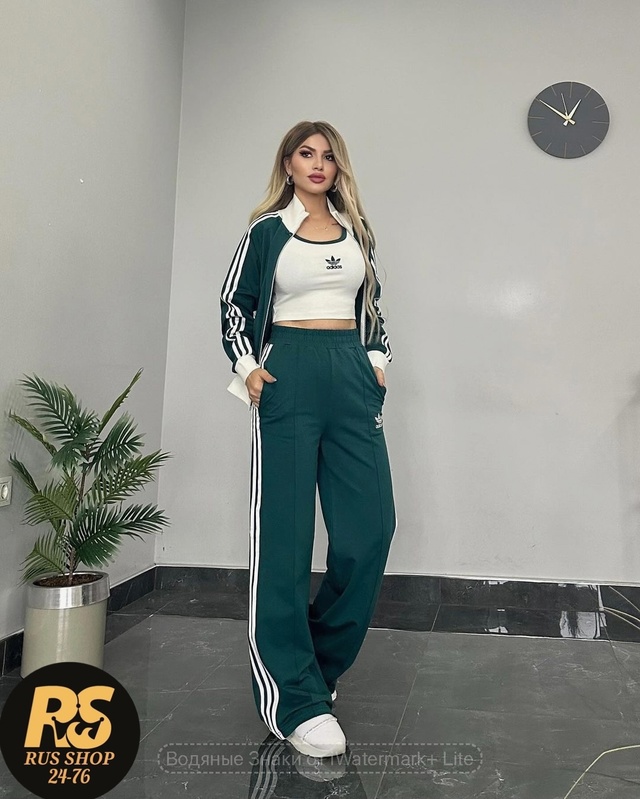 Спортивный костюм 22979555