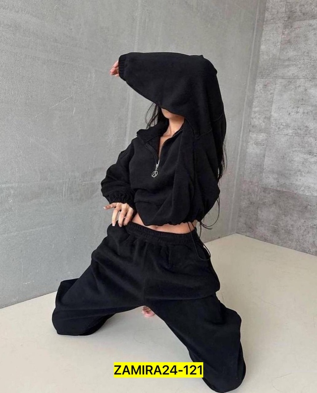 Спортивный костюм 22979304