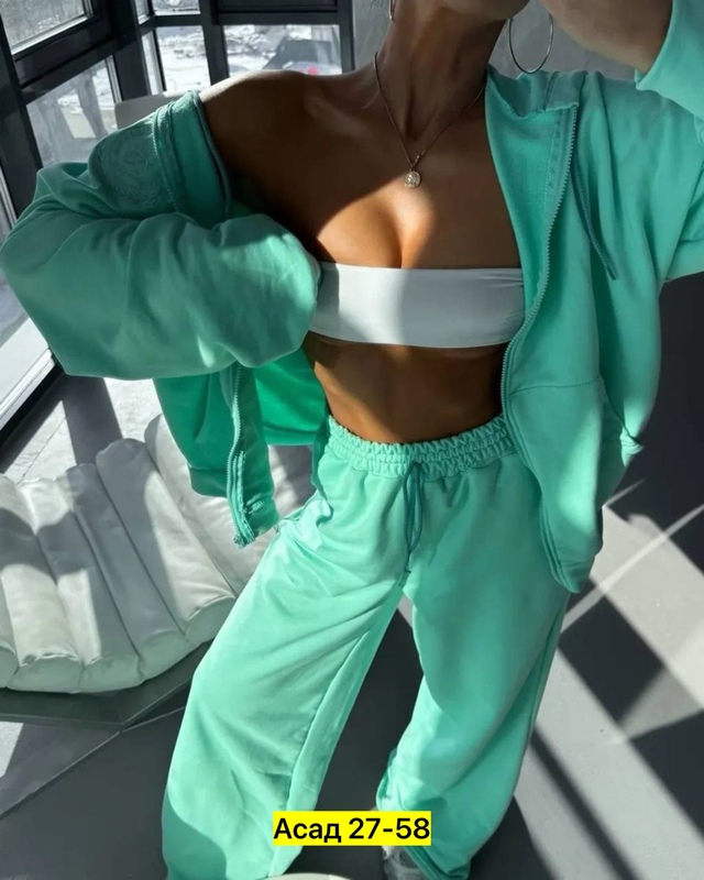 Спортивный костюм 22981631