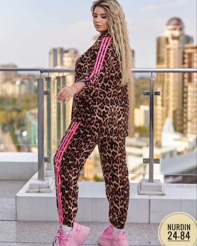 Спортивный костюм 22985043