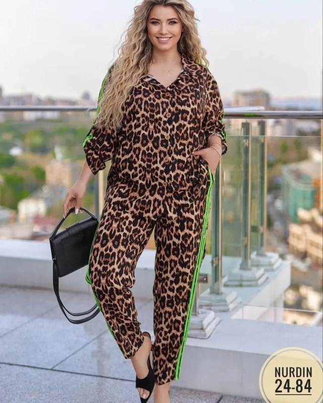 Спортивный костюм 22985043