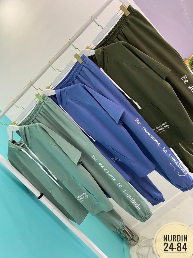 Спортивный костюм 22985044