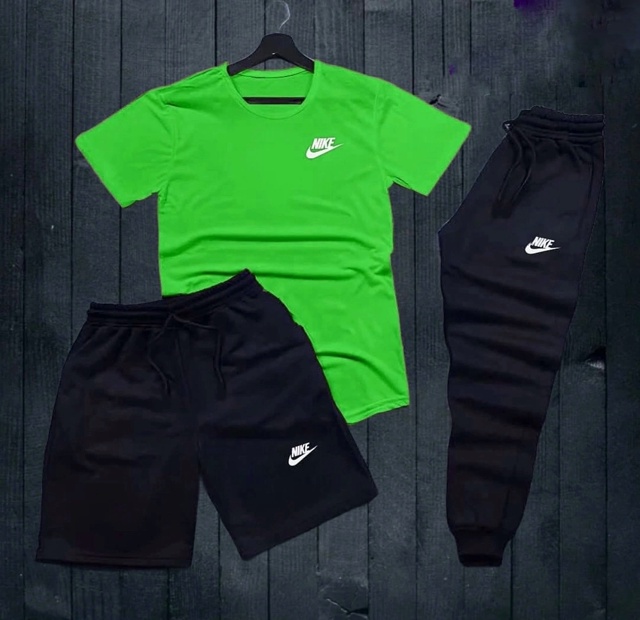 Спортивный костюм 22985594