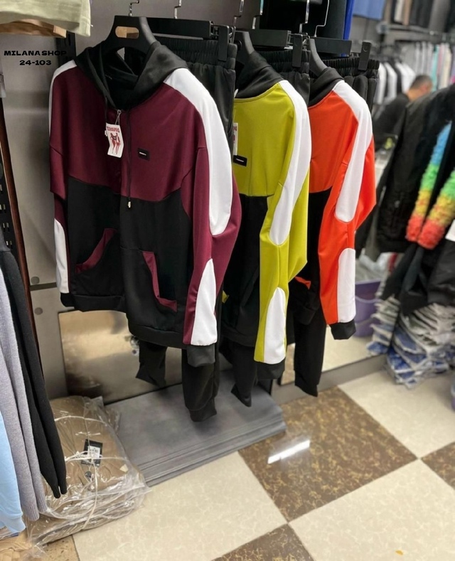 Спортивный костюм 22985463