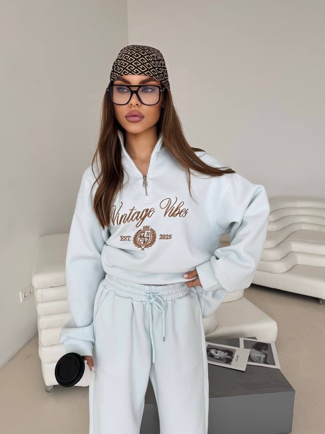 Спортивный костюм 22991242