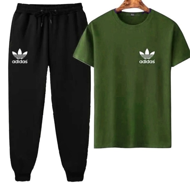 Спортивный костюм 22992834