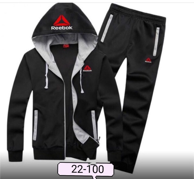 Спортивный костюм 22993955