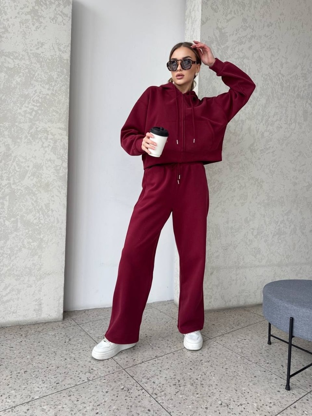 Спортивный костюм 22993830