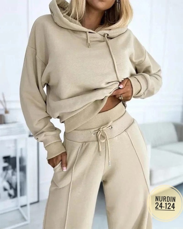 Спортивный костюм 22995599