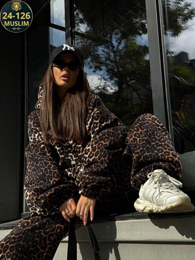 Спортивный костюм 22999625