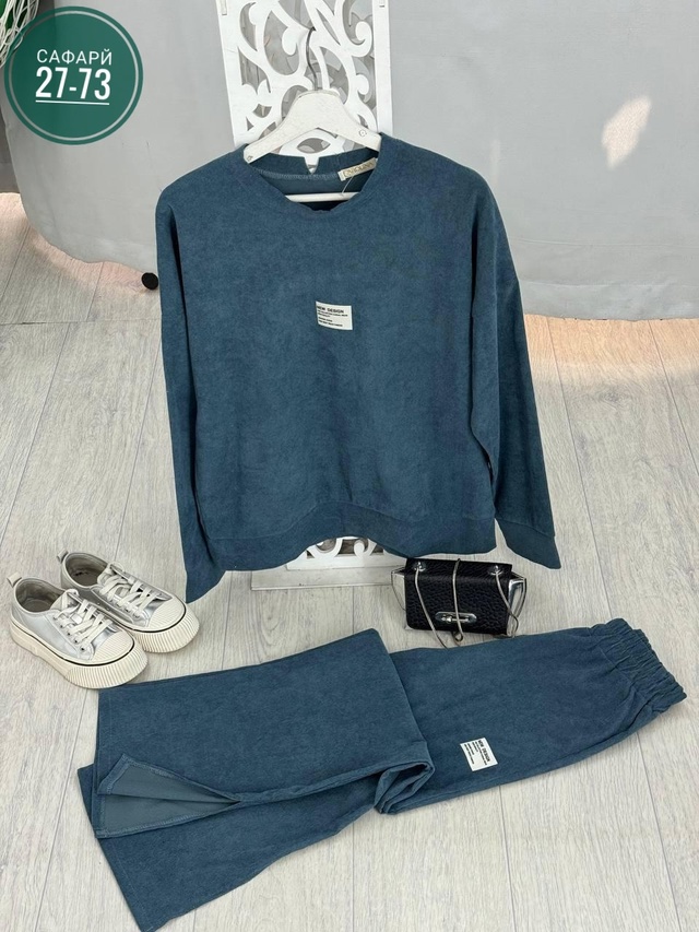 Спортивный костюм 22999476