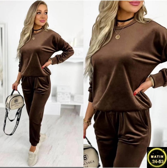 Спортивный костюм 23007395