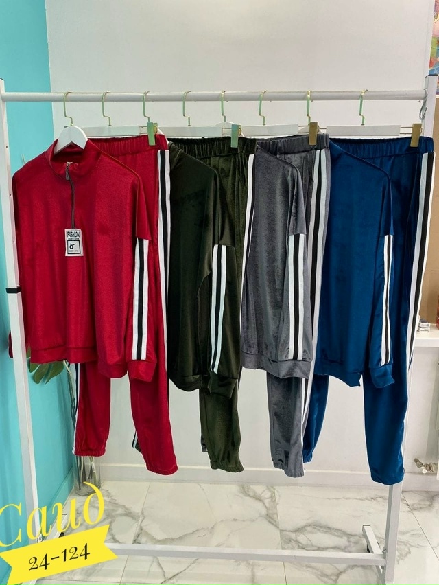 Спортивный костюм 23027797