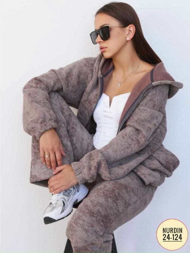 Спортивный костюм 23030714