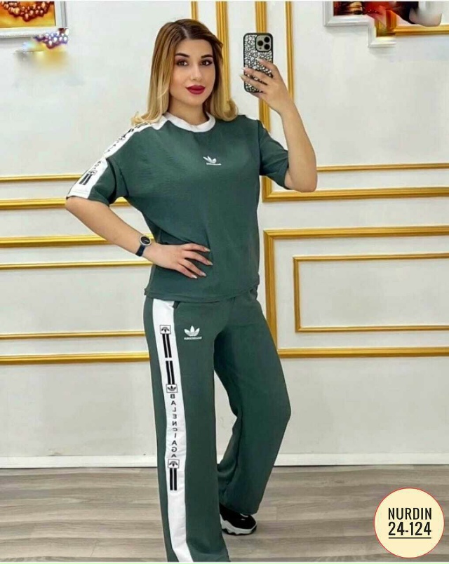 Спортивный костюм 23030632