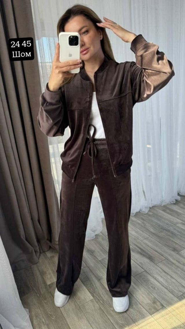 Спортивный костюм 23047907