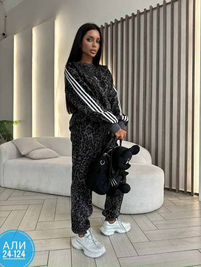 Спортивный костюм 23049214