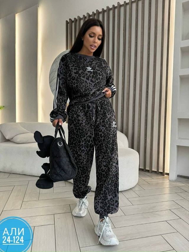 Спортивный костюм 23049214