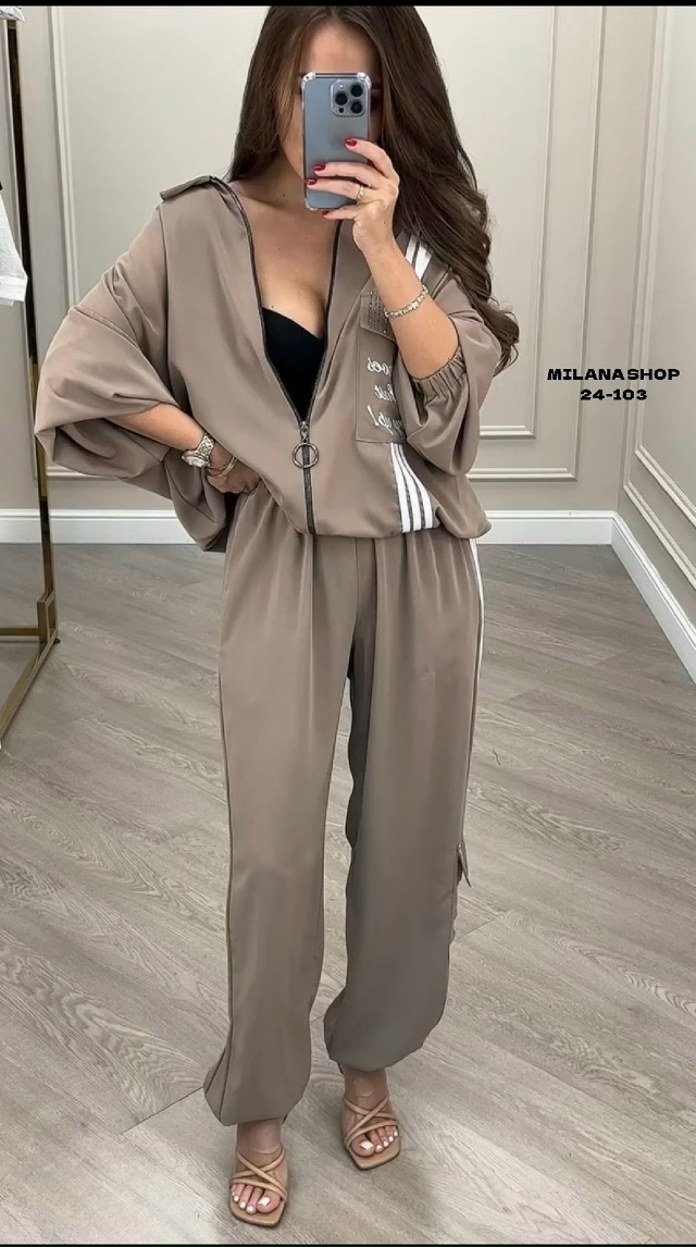 Спортивный костюм 23057339