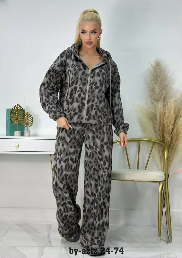 Спортивный костюм 23067629