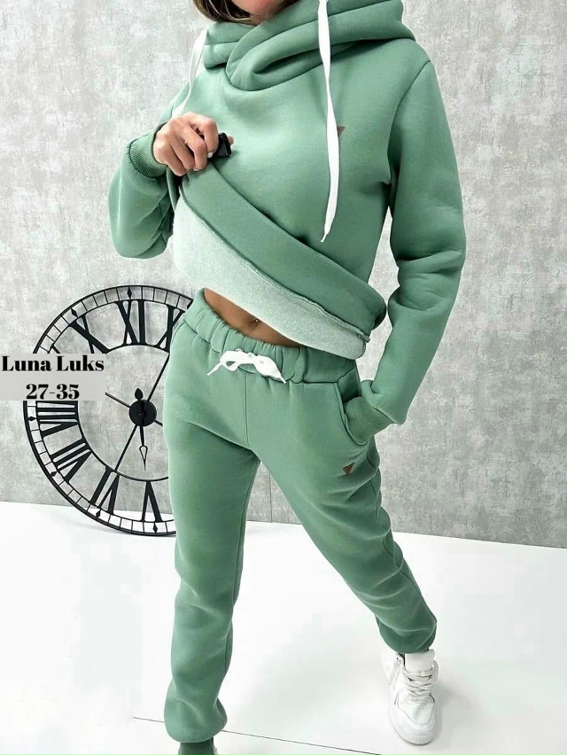 Спортивный костюм 23070378