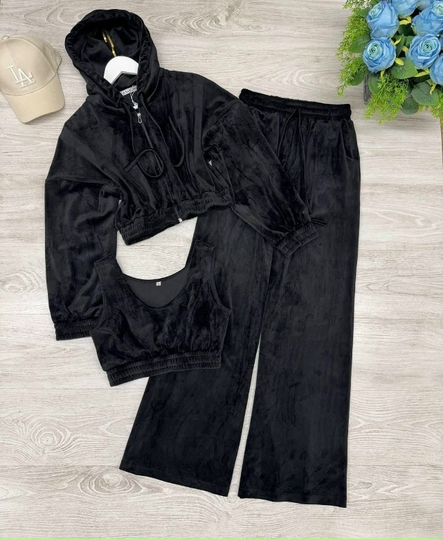 Спортивный костюм 23069945