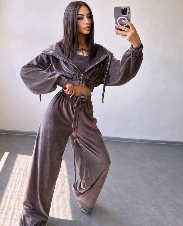 Спортивный костюм 23069945