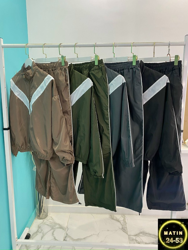 Спортивный костюм 23070827