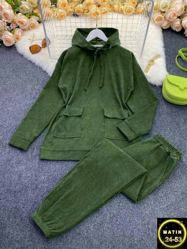 Спортивный костюм 23071679