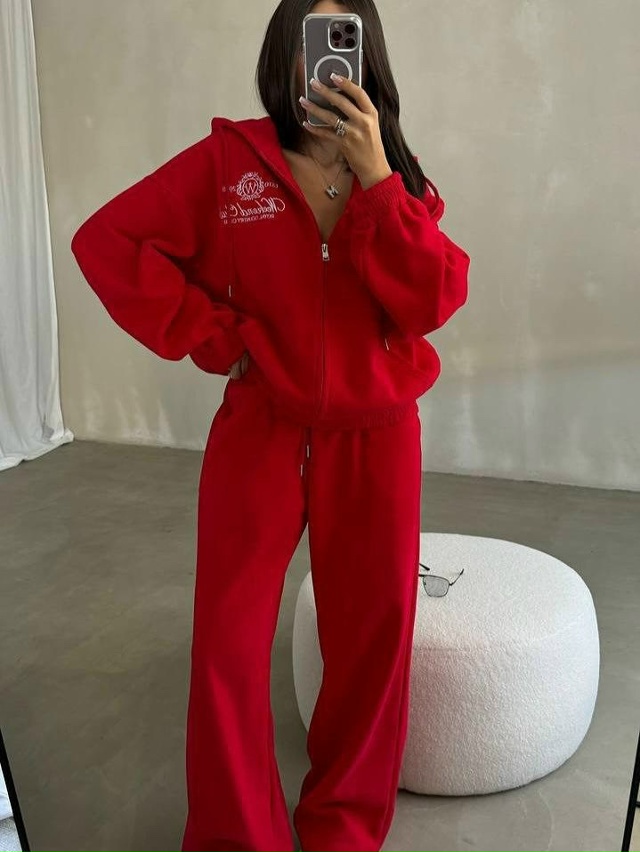 Спортивный костюм 23089345