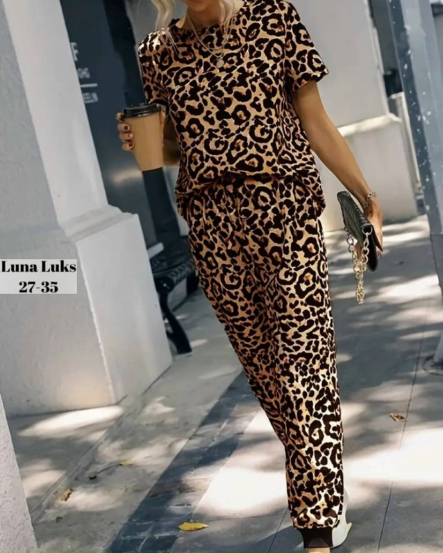 Спортивный костюм 23090783