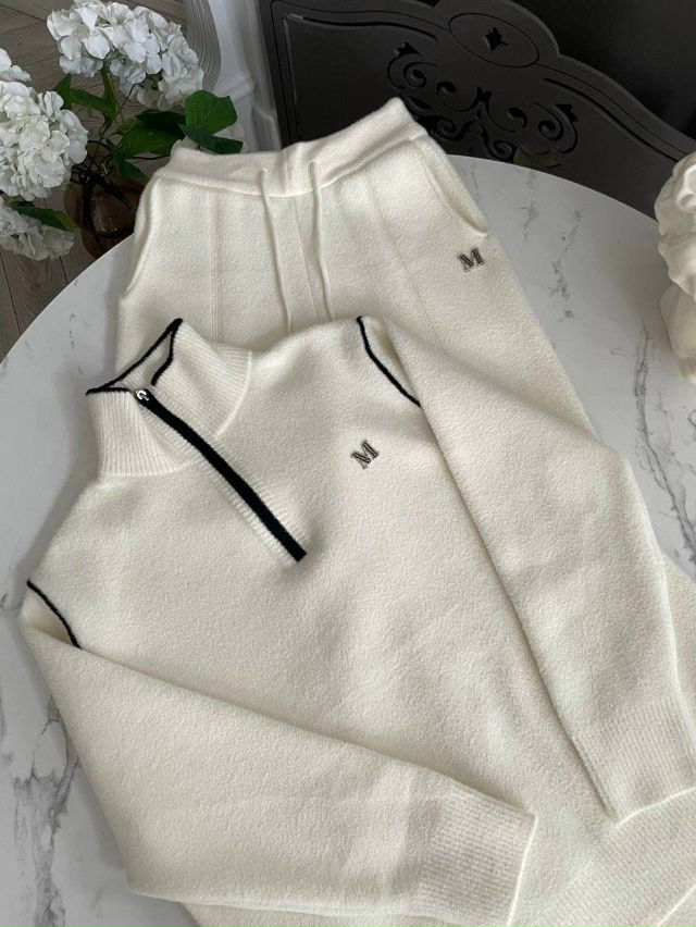 Костюм 23096417