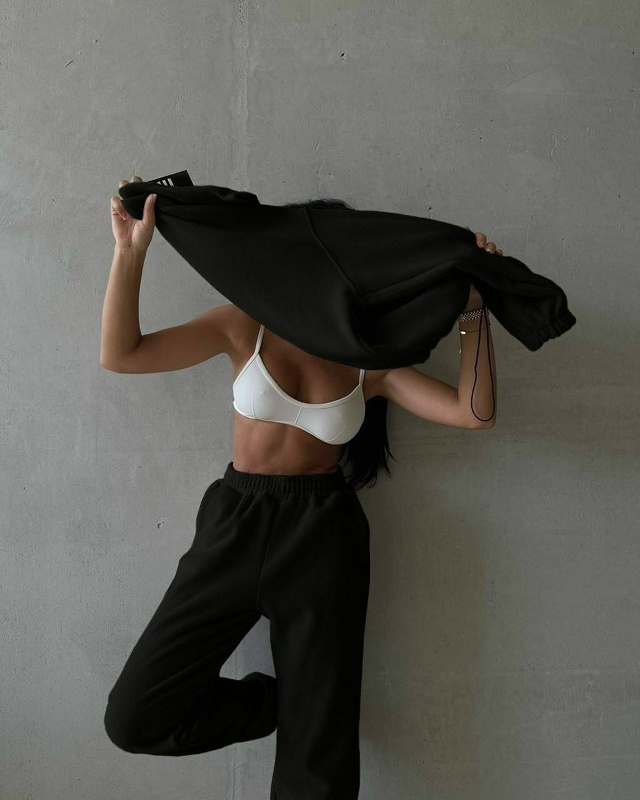 Спортивный костюм 23098407