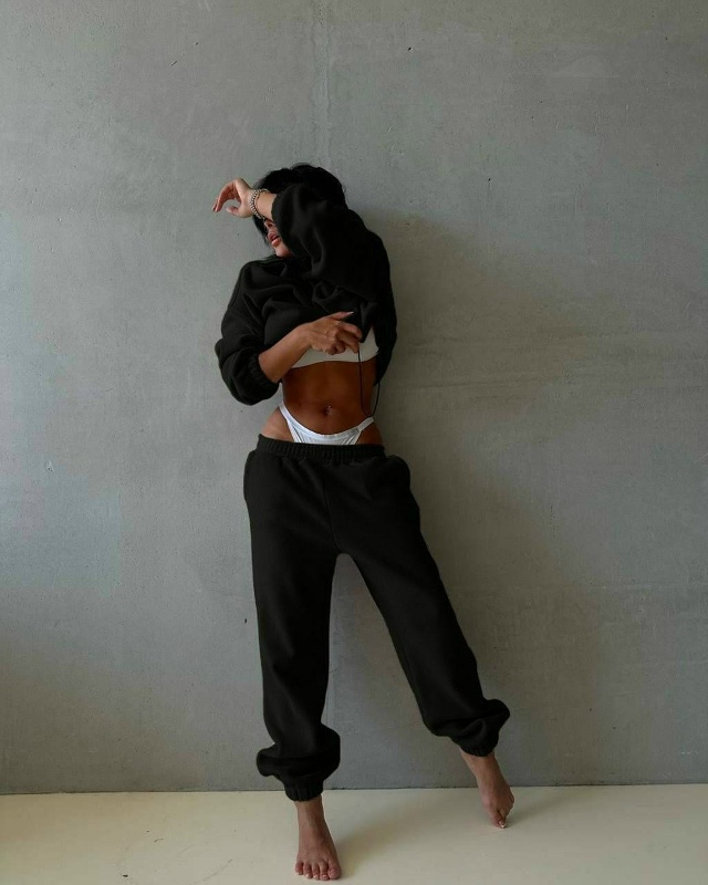 Спортивный костюм 23098407