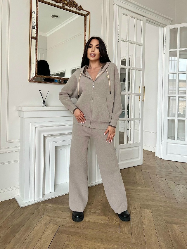 Спортивный костюм 23105407