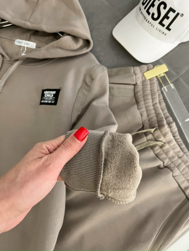 Спортивный костюм 23107216