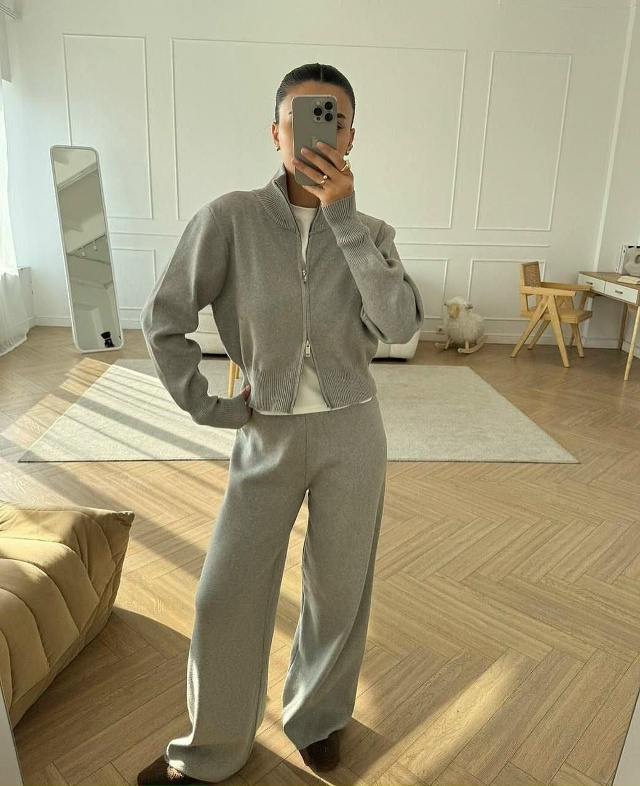 Спортивный костюм 23109119