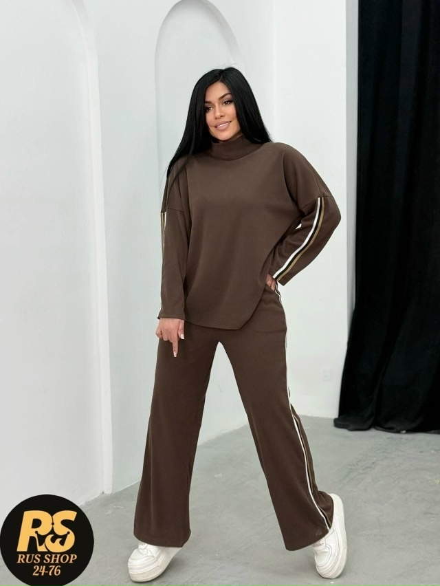 Спортивный костюм 23108939