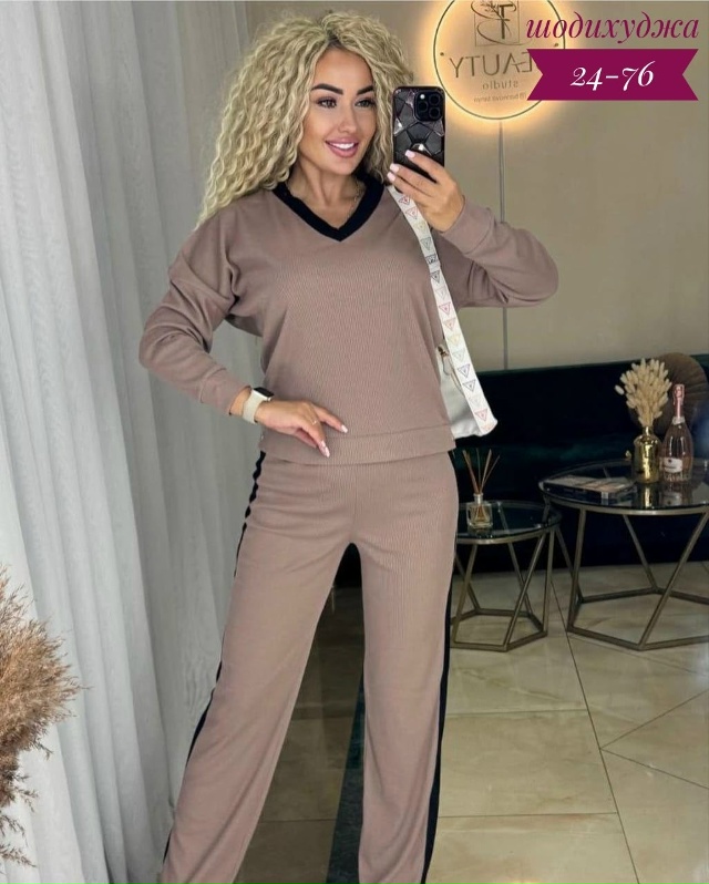 Спортивный костюм 23112989