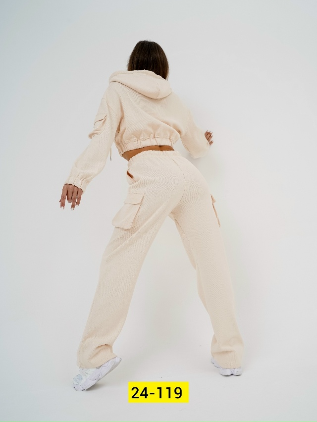 Спортивный костюм 23113925