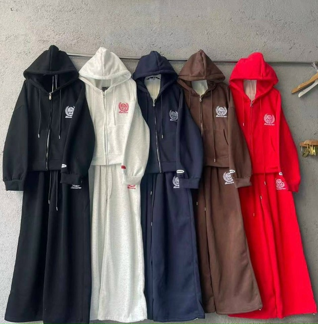 Спортивный костюм 23114619