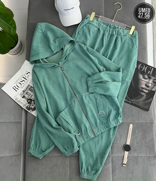 Спортивный костюм 23115652