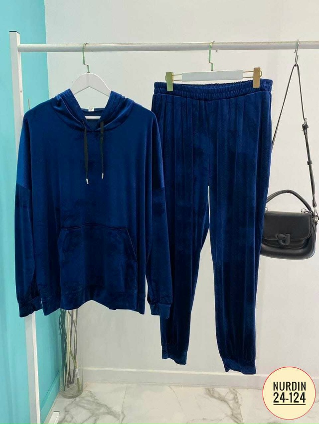 Спортивный костюм 23115507