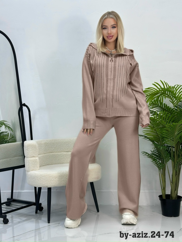 Спортивный костюм 23115757