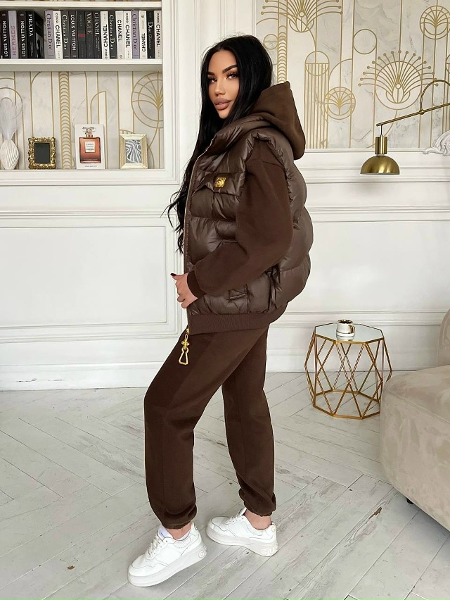 Спортивный костюм 23116342