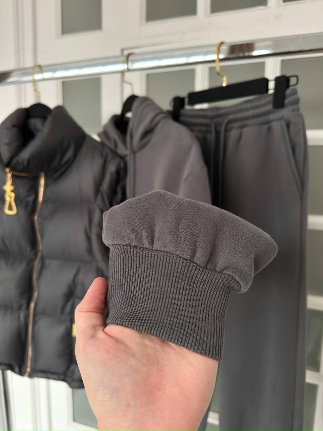 Спортивный костюм 23116344