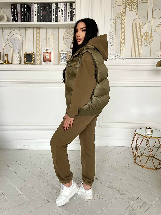 Спортивный костюм 23116343