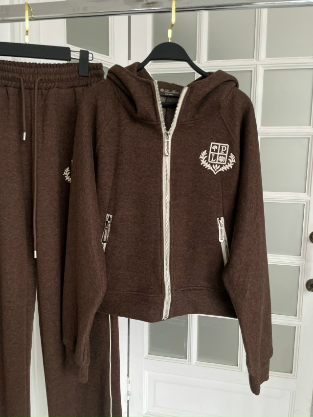 Спортивный костюм 23118848