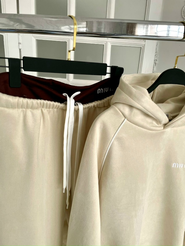 Спортивный костюм 23118786