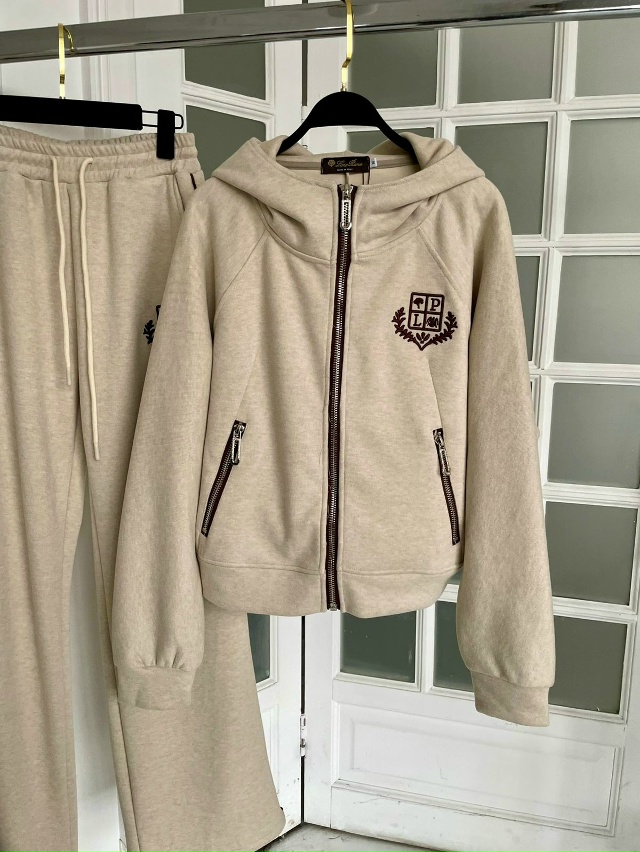 Спортивный костюм 23118851